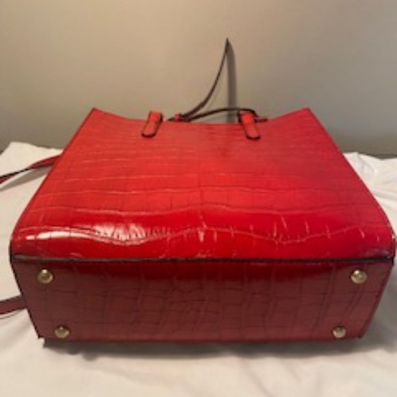 Red Croco Print Vegan  Handbag - Picture 3 of 8